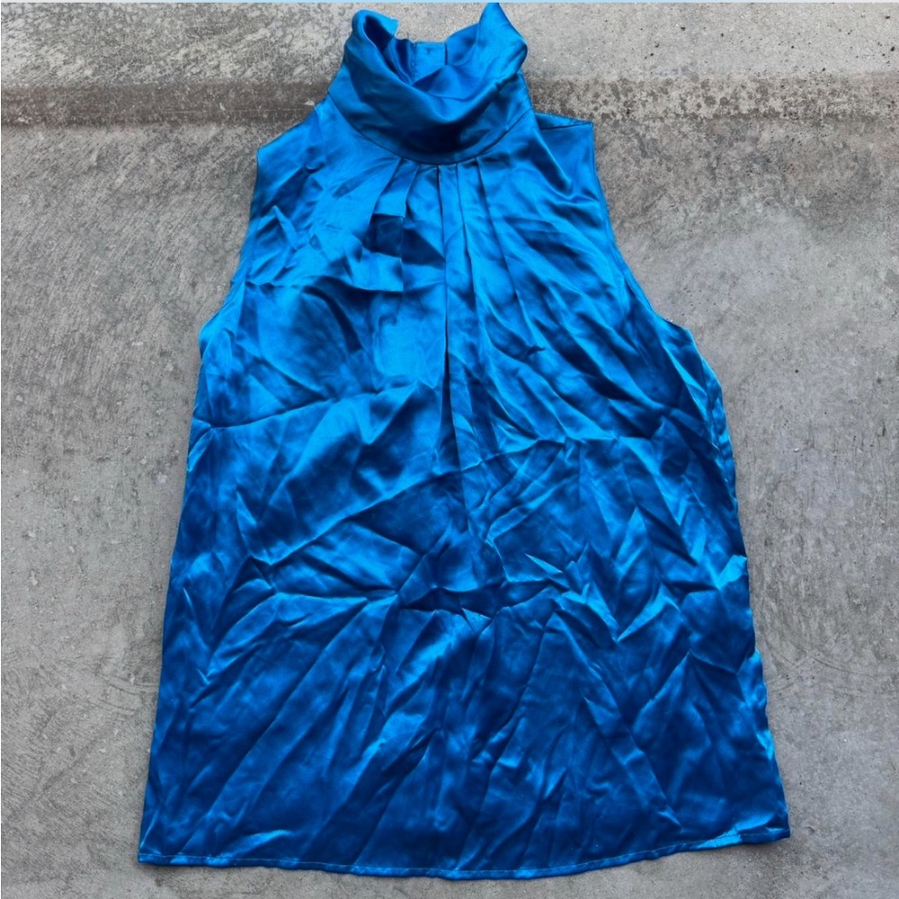 Cobalt blue silk high neck sleeveless top
Lloyd Williams brand
100% silk